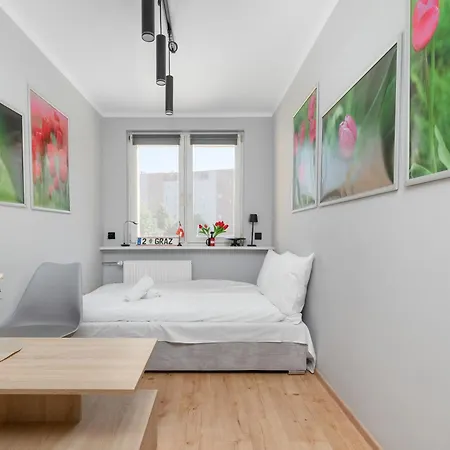Lingua Center By Bookinghost Apartment